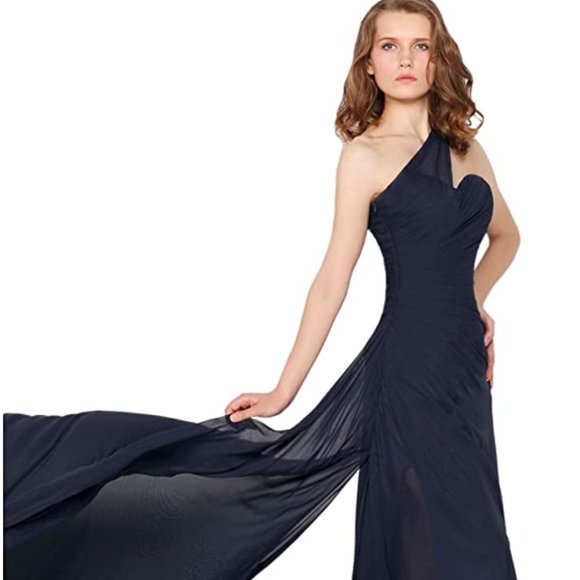 Georgeous navy gown - Picture 2 of 10